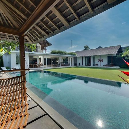 Villa Kavya - 8-Minute Walk From Berawa Beach Чангу Экстерьер фото